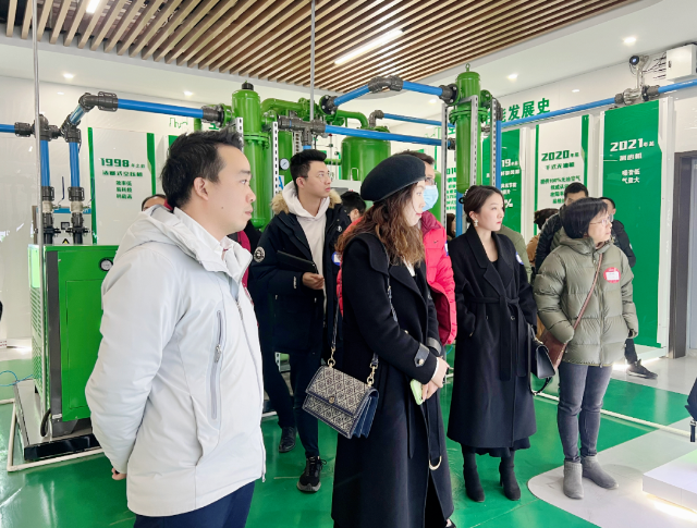 �Չ��C(j��)�S�҅��L